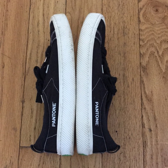 Pantone Cariuma Shoes - Picture 3 of 10